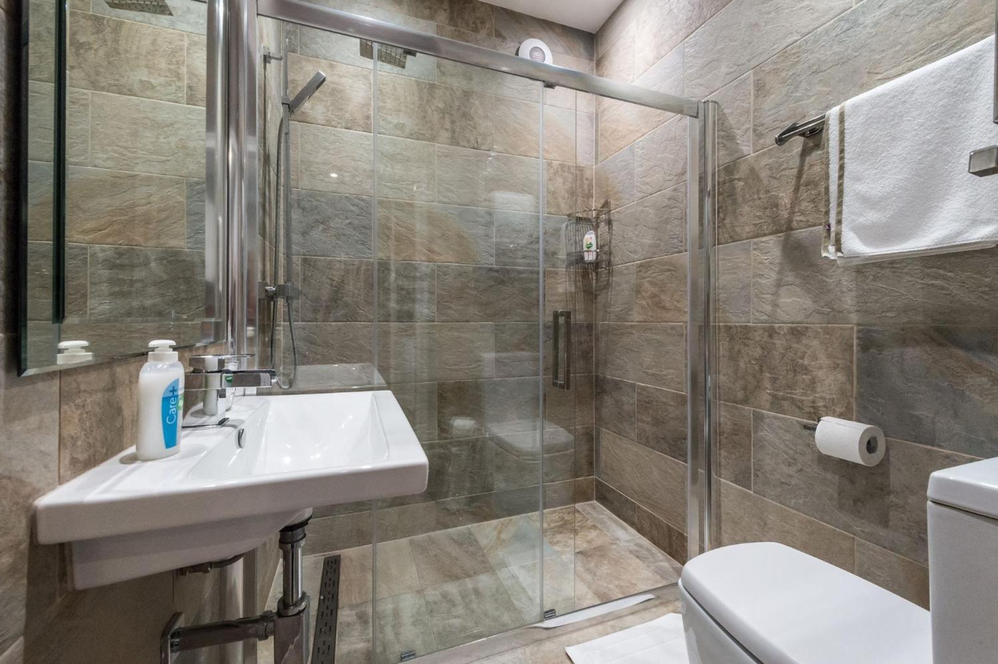 Stylish Apartment,12 Minutes Tube To Oxford Street,central London,ac,free Wifi * Londra